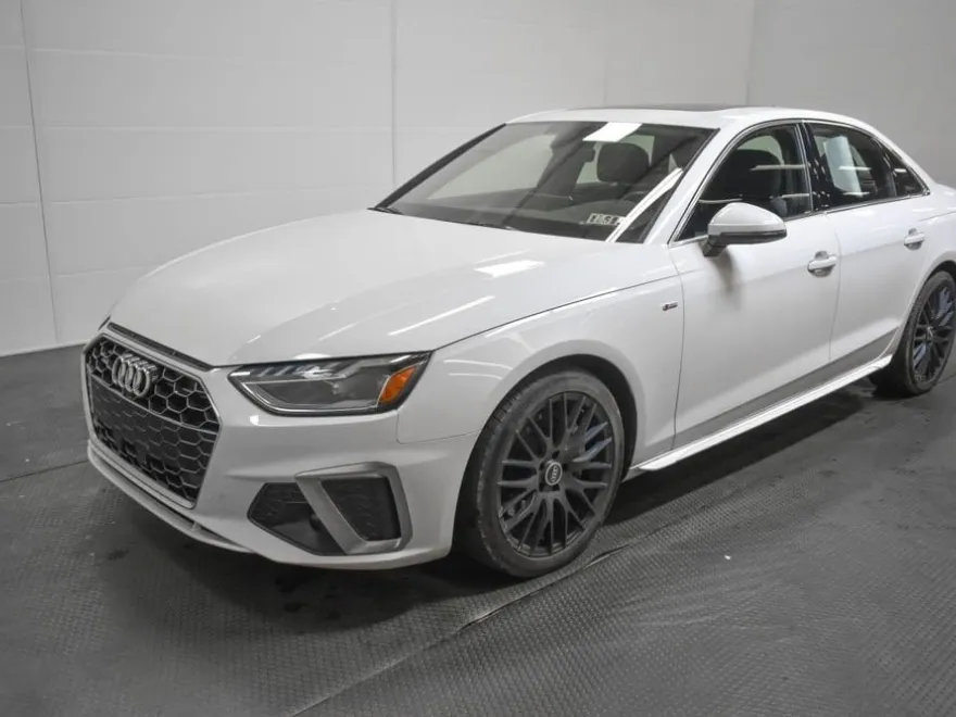 2022 Audi A4 45 S line Premium Plus photo 1