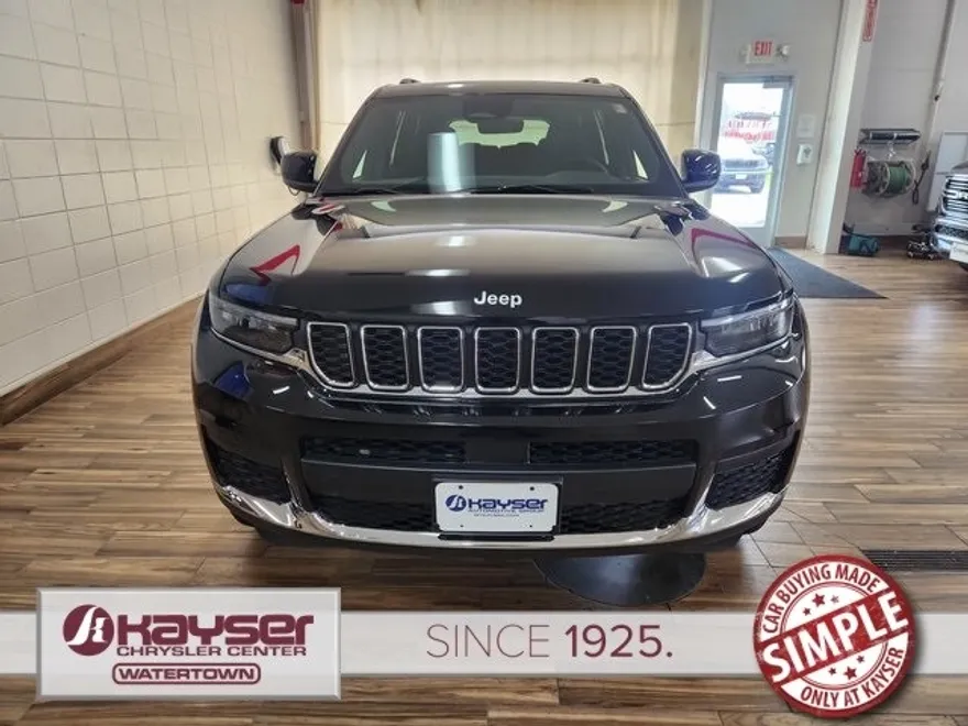 2025 Jeep Grand Cherokee Laredo X photo 2