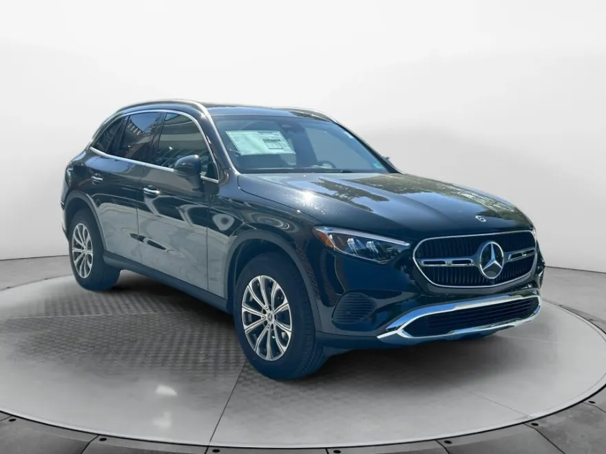 2025 Mercedes Benz GLC 300 4MATIC photo 1