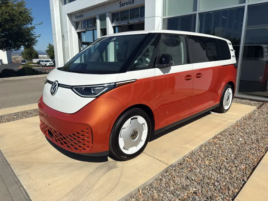 2025 Volkswagen ID. Buzz photo 1