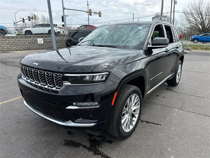 2024 Jeep Grand Cherokee Summit photo 1