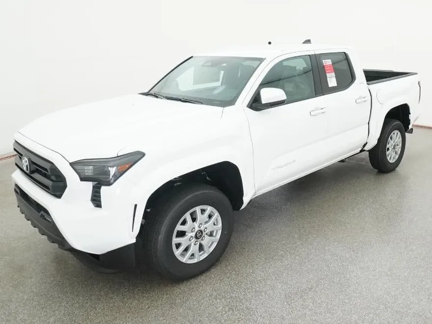 2025 Toyota Tacoma SR5 photo 1