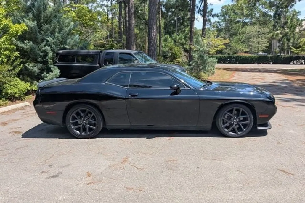 2021 Dodge Challenger GT photo 1