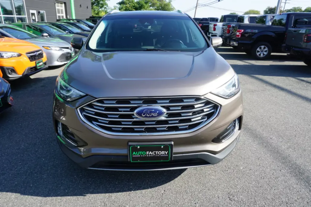 2019 Ford Edge Titanium photo 1