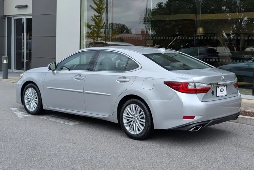 2017 Lexus ES 350 photo 1