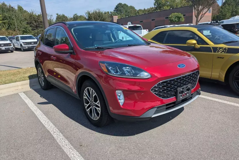 2020 Ford Escape SEL photo 1