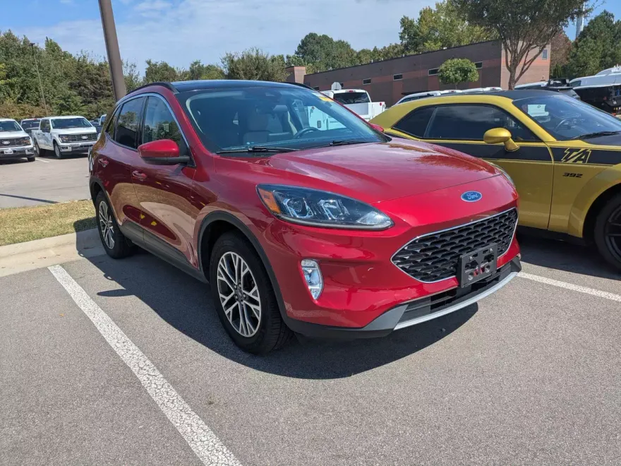 2020 Ford Escape SEL photo 1