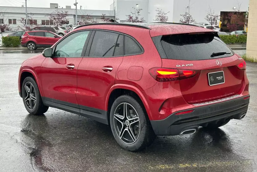 2025 Mercedes Benz GLA 250 photo 1