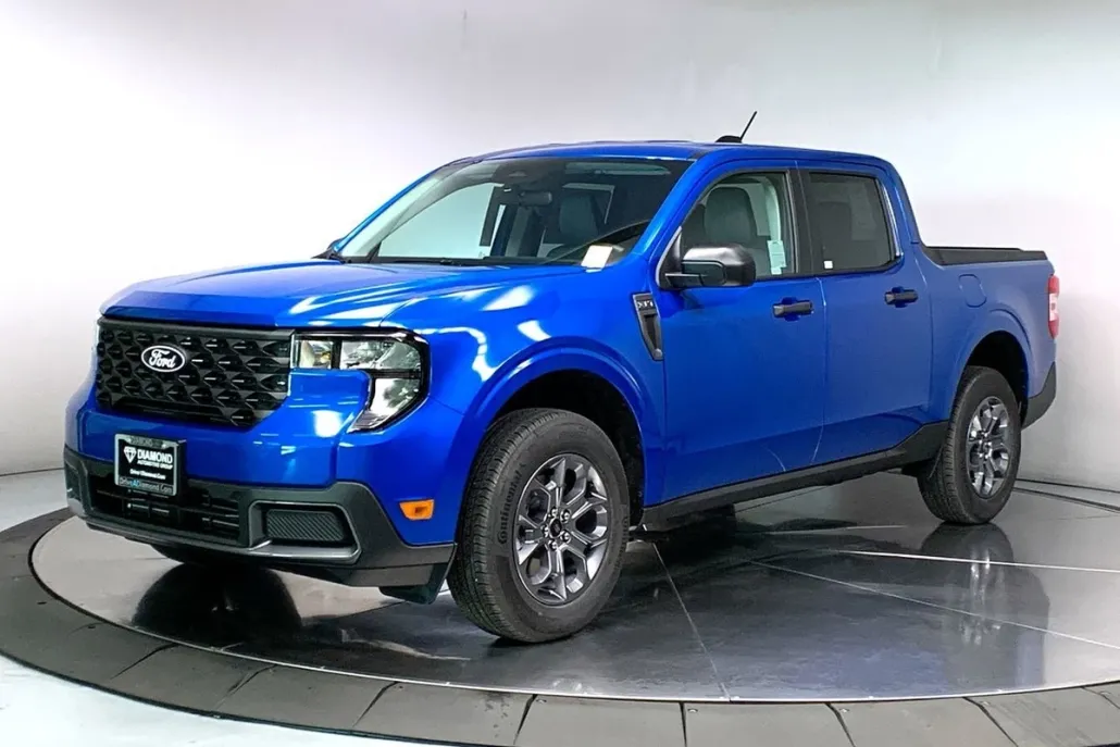 2025 Ford Maverick XLT photo 1