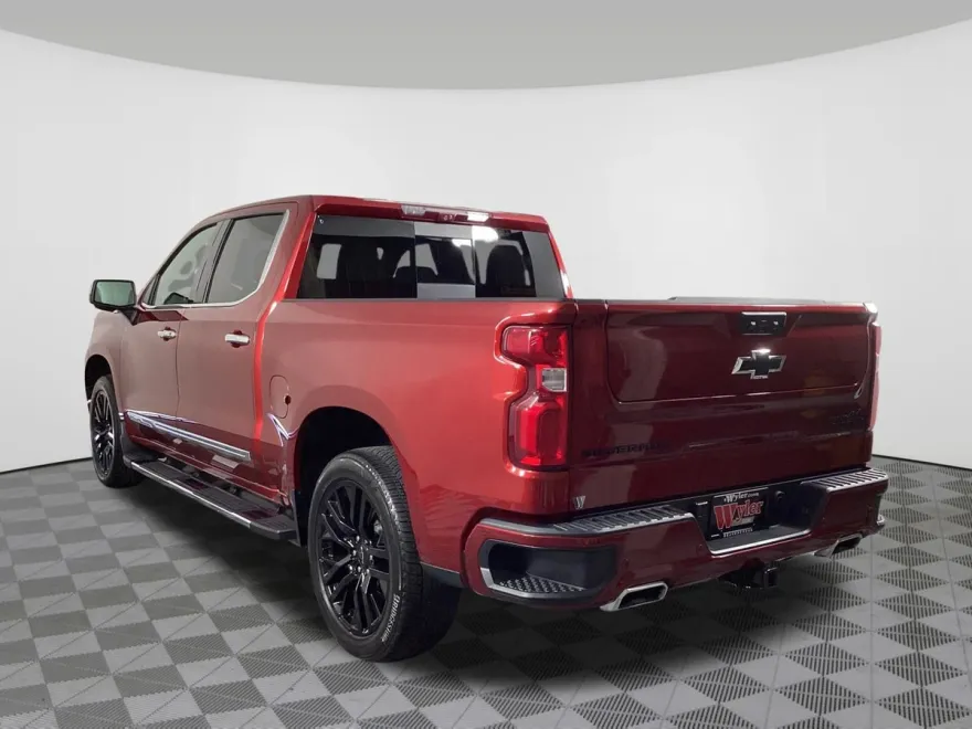 2024 Chevrolet Silverado 1500 High Country photo 1