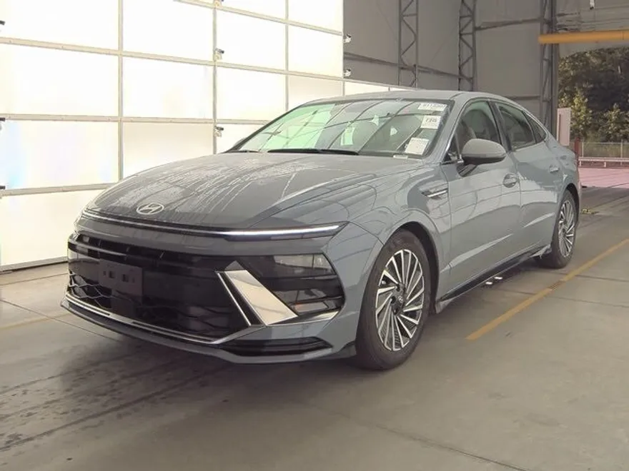 2025 Hyundai Sonata Hybrid SEL photo 1