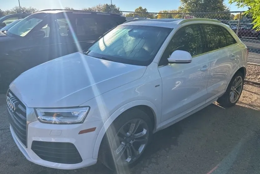 2016 Audi Q3 Prestige photo 1