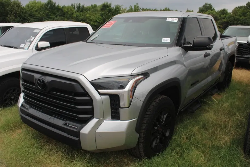 2022 Toyota Tundra SR5 photo 1