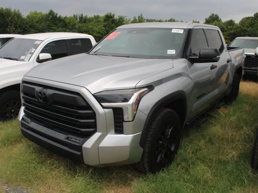 2022 Toyota Tundra SR5 photo 1