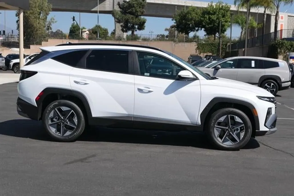 2025 Hyundai Tucson Hybrid SEL Convenience photo 1