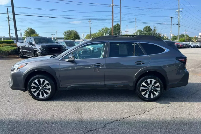 2025 Subaru Outback Limited photo 1