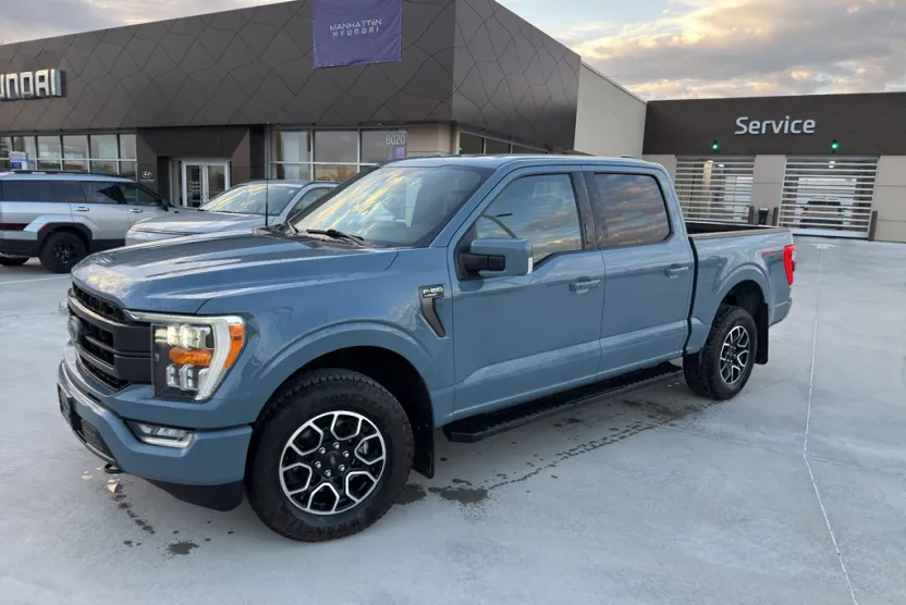 2023 Ford F-150 Lariat photo 1