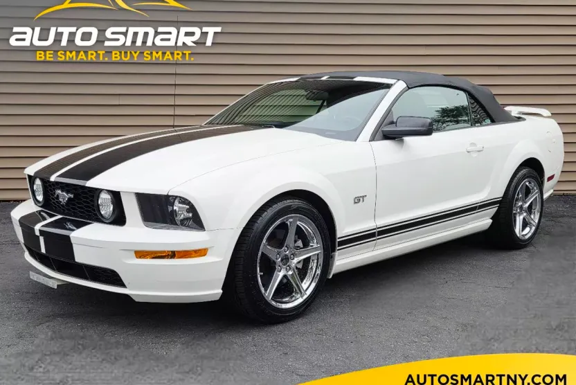 2006 Ford Mustang GT Deluxe photo 1