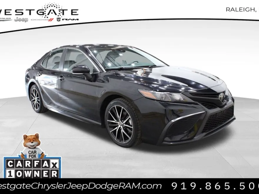 2023 Toyota Camry SE photo 1