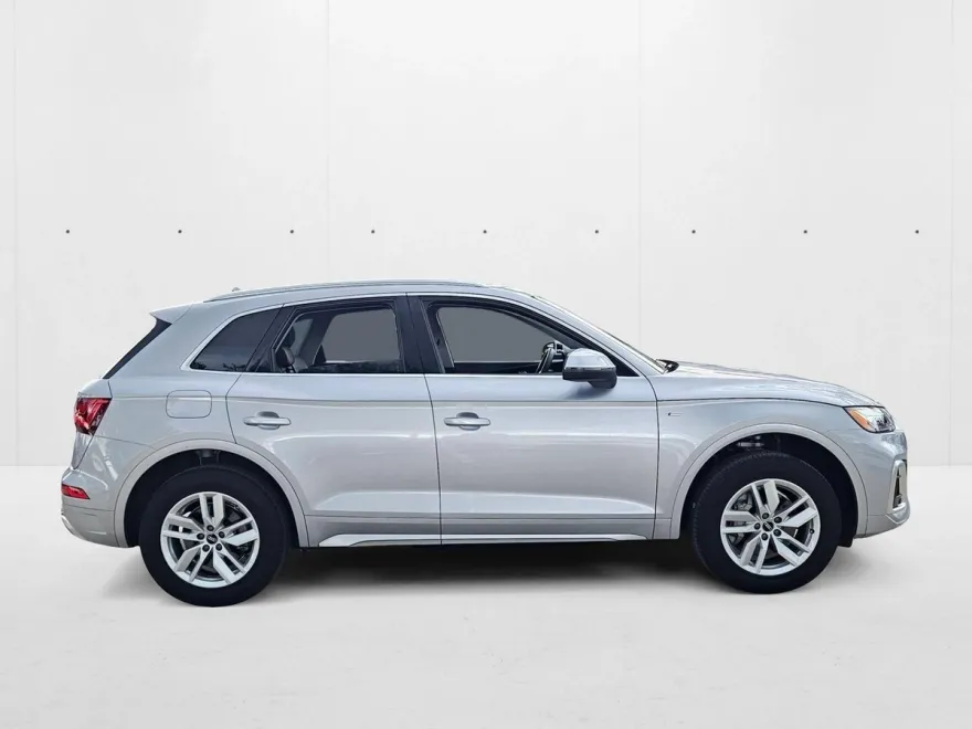 2023 Audi Q5 45 S line Premium photo 1