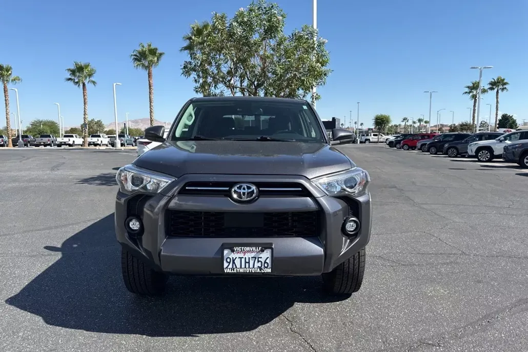 2021 Toyota 4Runner SR5 photo 1