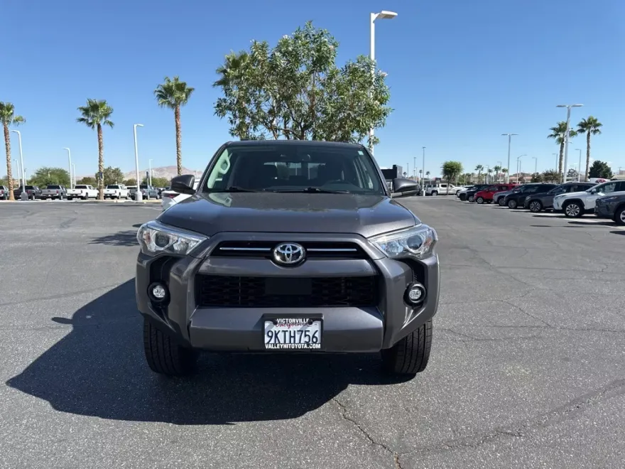 2021 Toyota 4Runner SR5 photo 1