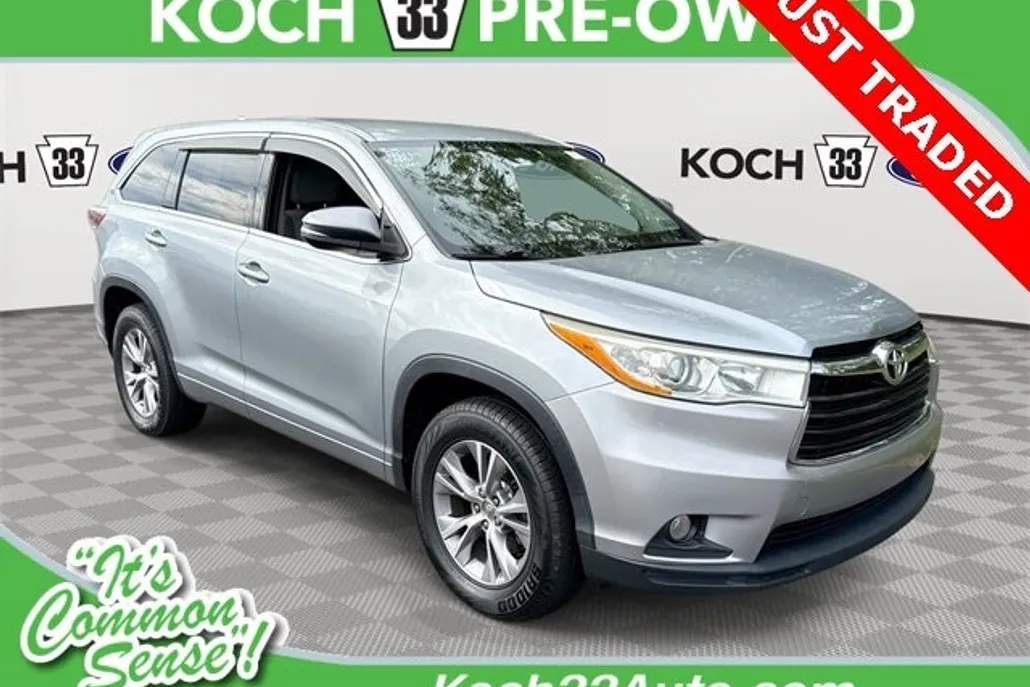2014 Toyota Highlander LE photo 1