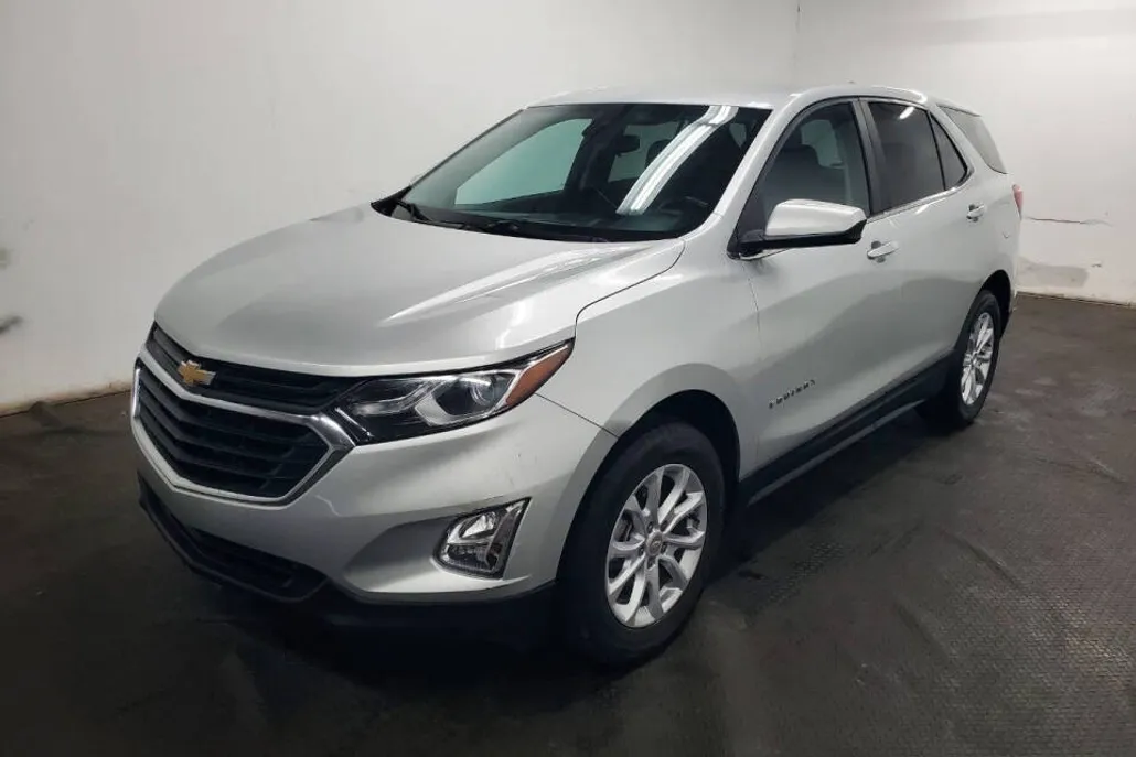 2021 Chevrolet Equinox LT photo 1