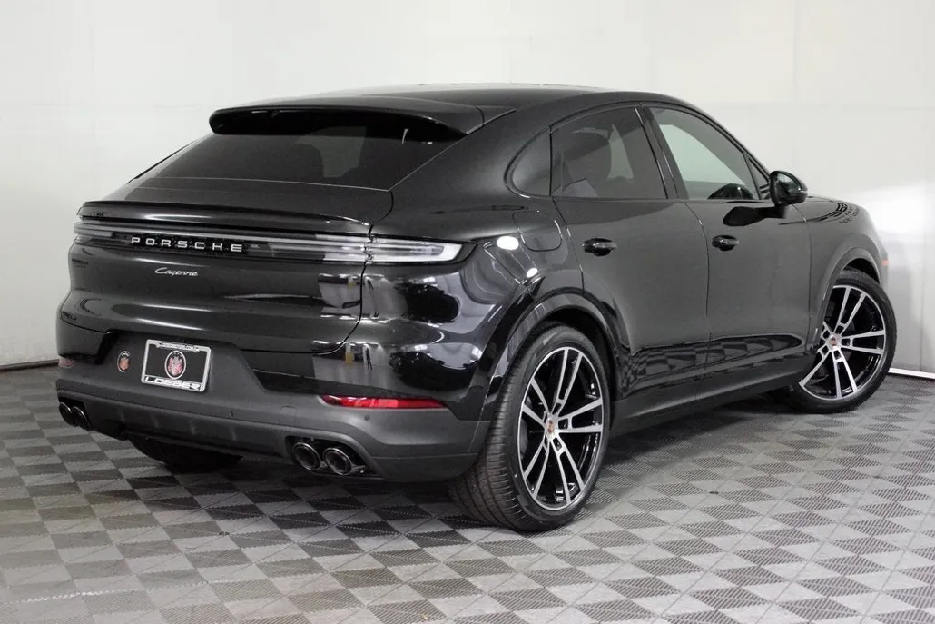 2025 Porsche Cayenne Coupe photo 1