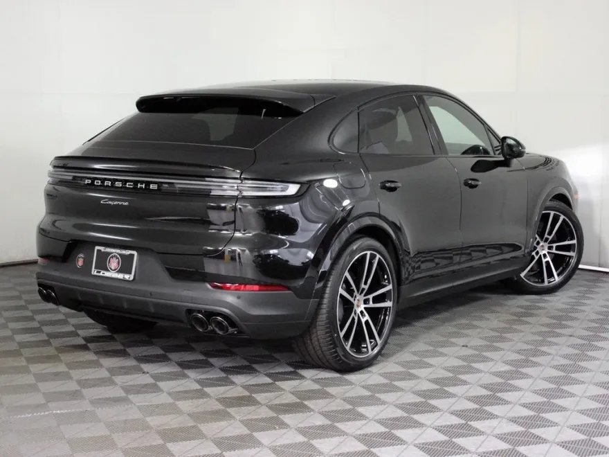 2025 Porsche Cayenne Coupe photo 1