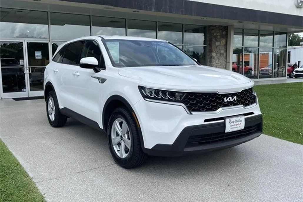 2023 Kia Sorento LX photo 1