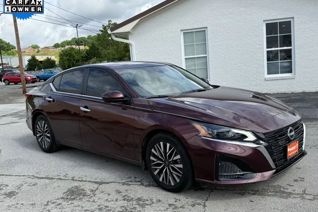 2023 Nissan Altima 2.5 SV photo 1