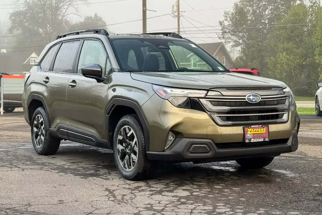 2025 Subaru Forester Premium Base photo 1