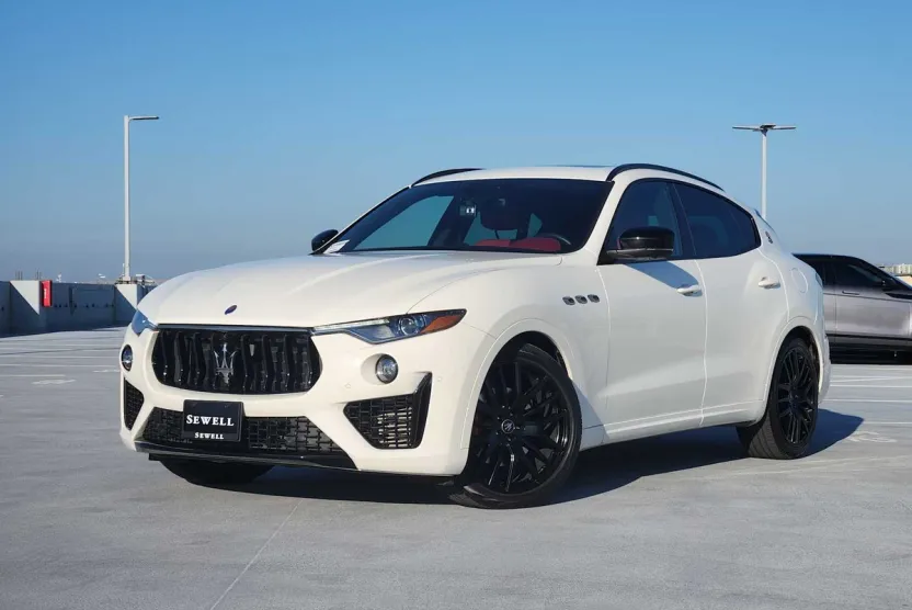 2021 Maserati Levante Base photo 1