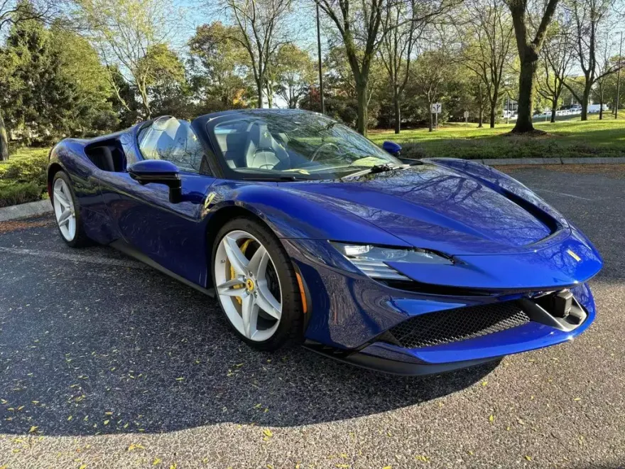 2024 Ferrari SF90 Spider photo 1