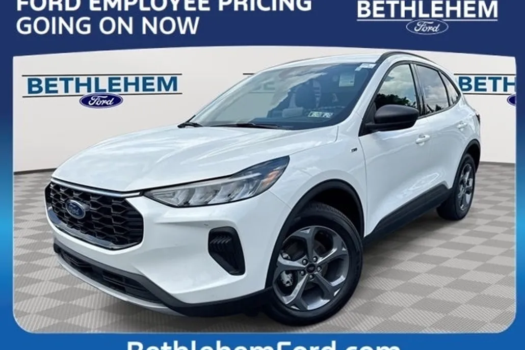 2025 Ford Escape ST-Line photo 1