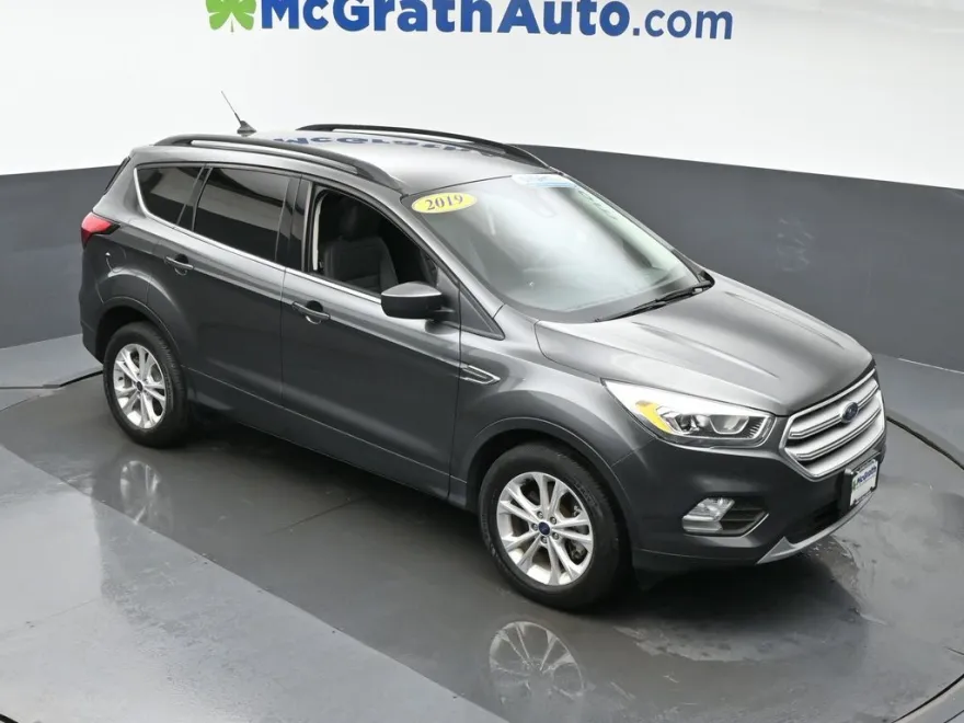 2019 Ford Escape SEL photo 1