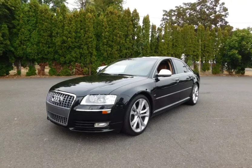 2008 Audi S8 photo 1