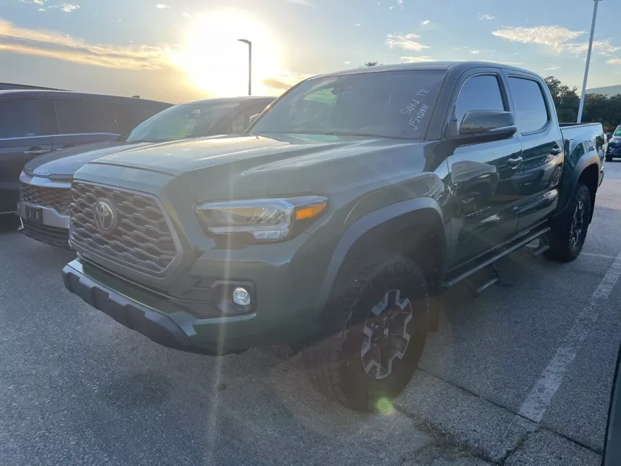 2021 Toyota Tacoma TRD Off-Road V6 photo 1