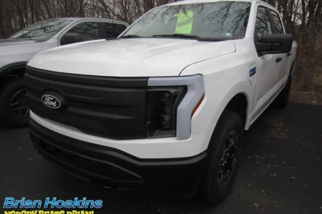 2024 Ford F-150 Lightning photo 1