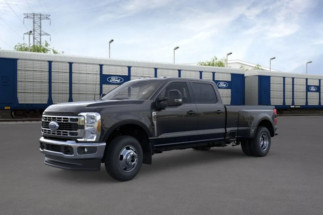 2026 Ford F-350 XLT photo 1