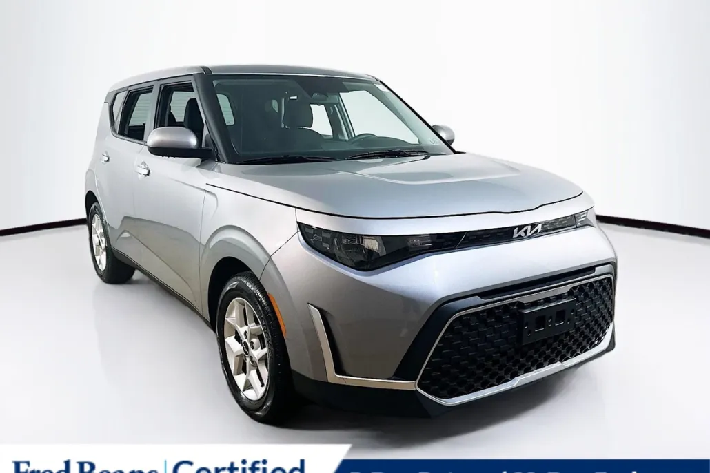2023 Kia Soul LX photo 1