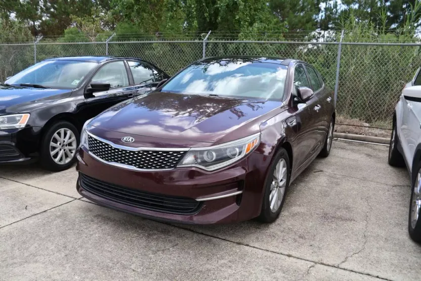 2016 Kia Optima EX photo 1