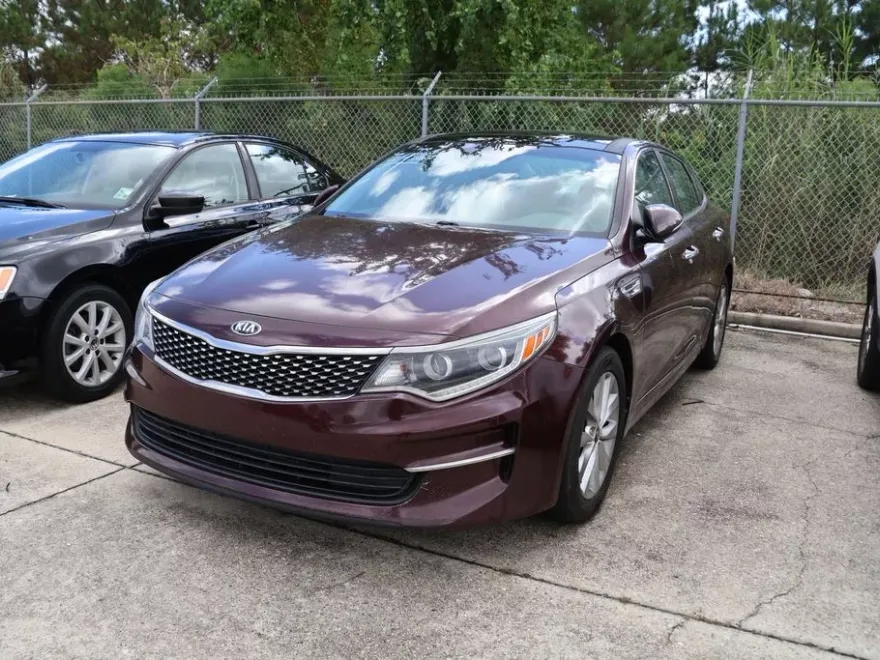 2016 Kia Optima EX photo 1