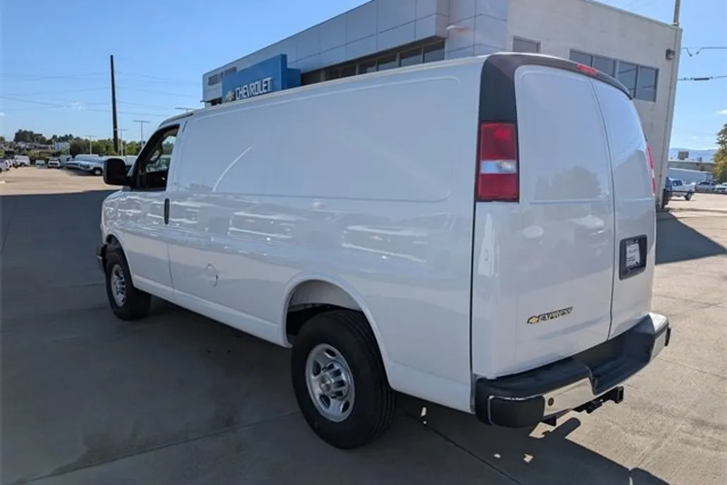 2025 Chevrolet Express photo 1