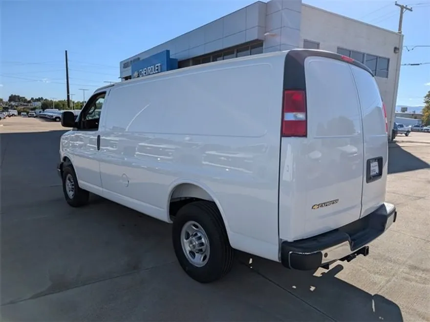 2025 Chevrolet Express photo 1