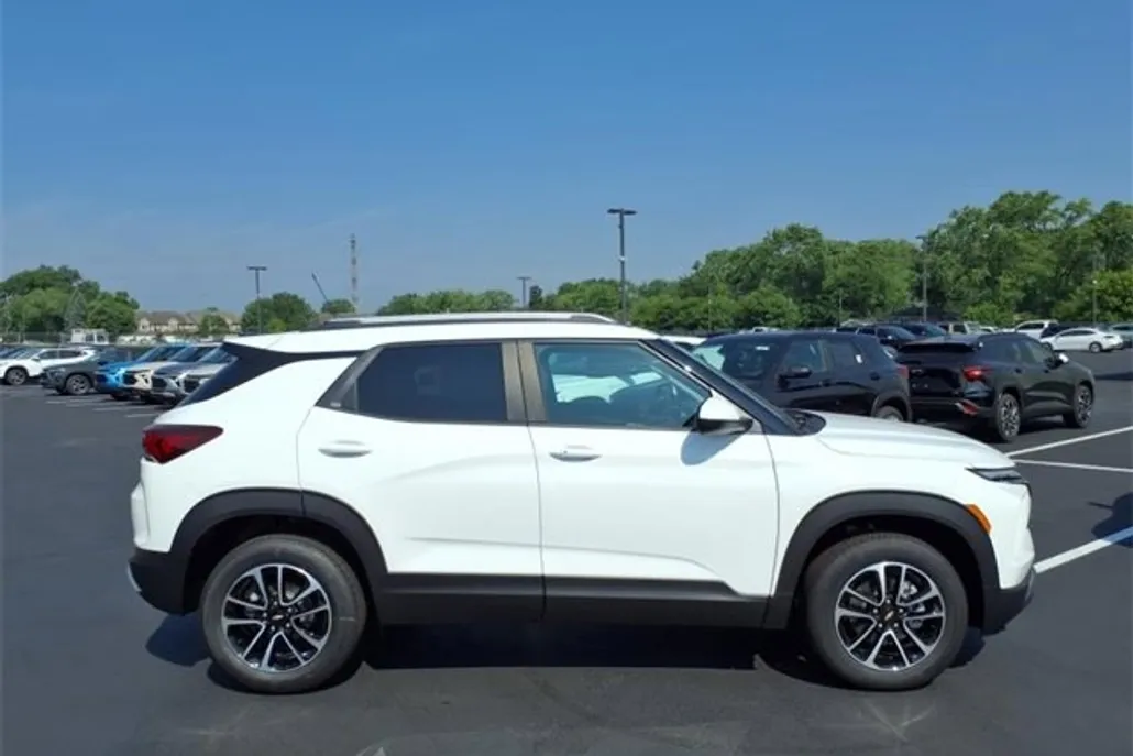 2026 Chevrolet Trailblazer LT photo 1