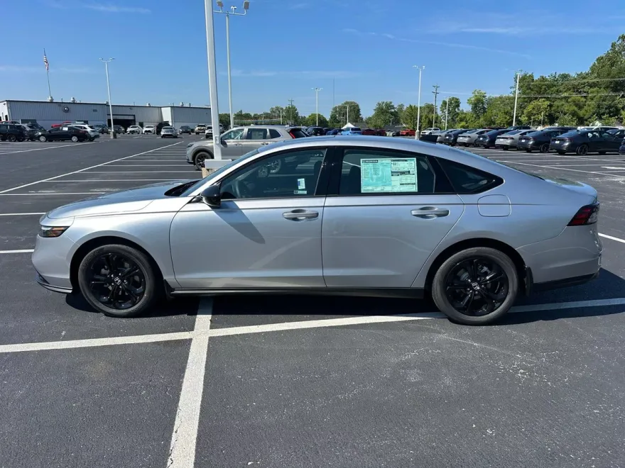 2025 Honda Accord 1.5T SE photo 1