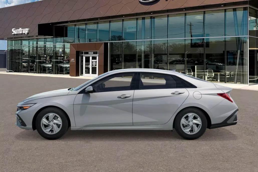 2025 Hyundai Elantra SE photo 1