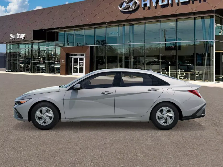 2025 Hyundai Elantra SE photo 1